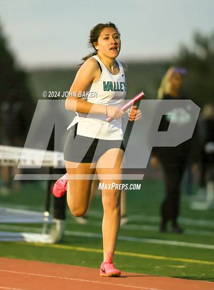 Thumbnail 3 in Fernley Invitational (4X400M Relay) photogallery.