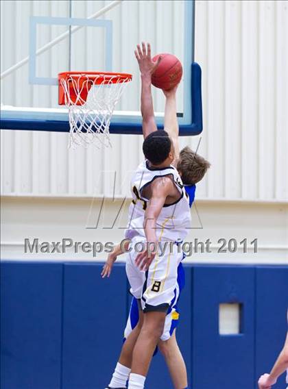 Thumbnail 2 in Clemens @ Brennan photogallery.