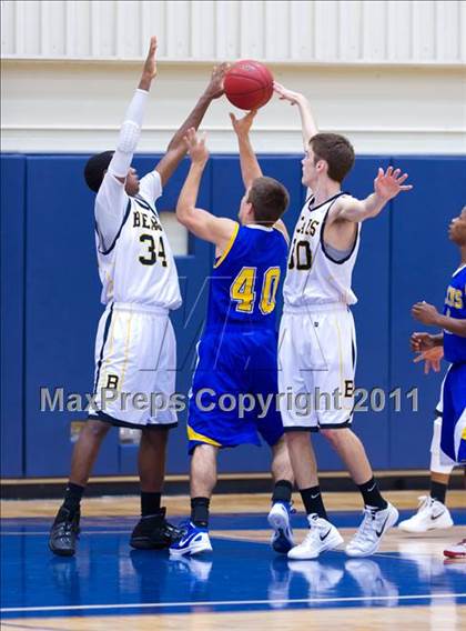 Thumbnail 2 in Clemens @ Brennan photogallery.