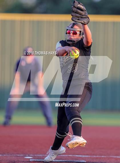 Thumbnail 2 in Clyde vs. Brock (UIL 3A Regional Playoff) photogallery.