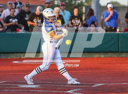Thumbnail 2 in Clyde vs. Brock (UIL 3A Regional Playoff) photogallery.
