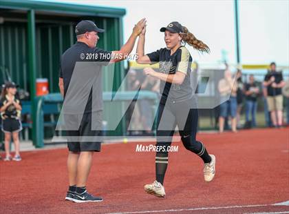 Thumbnail 2 in Clyde vs. Brock (UIL 3A Regional Playoff) photogallery.