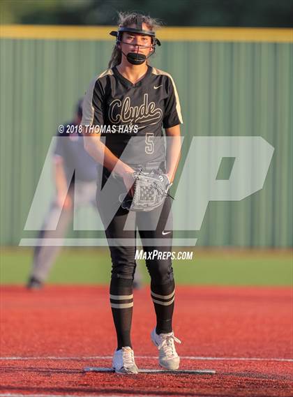 Thumbnail 1 in Clyde vs. Brock (UIL 3A Regional Playoff) photogallery.