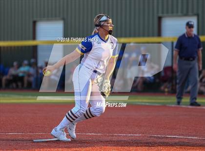 Thumbnail 2 in Clyde vs. Brock (UIL 3A Regional Playoff) photogallery.