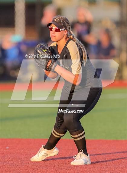 Thumbnail 2 in Clyde vs. Brock (UIL 3A Regional Playoff) photogallery.