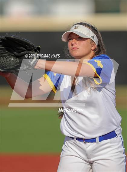 Thumbnail 2 in Clyde vs. Brock (UIL 3A Regional Playoff) photogallery.