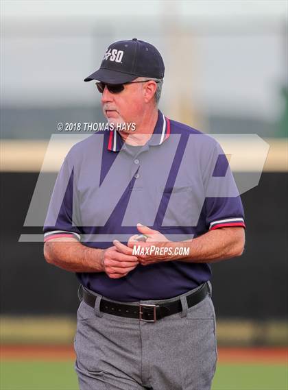Thumbnail 1 in Clyde vs. Brock (UIL 3A Regional Playoff) photogallery.