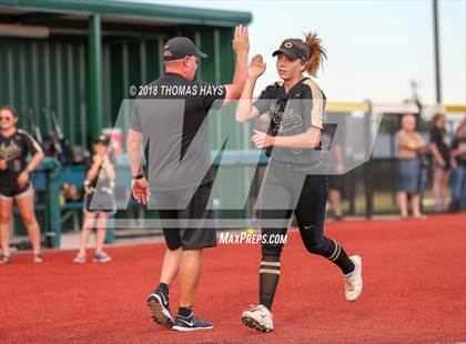 Thumbnail 2 in Clyde vs. Brock (UIL 3A Regional Playoff) photogallery.