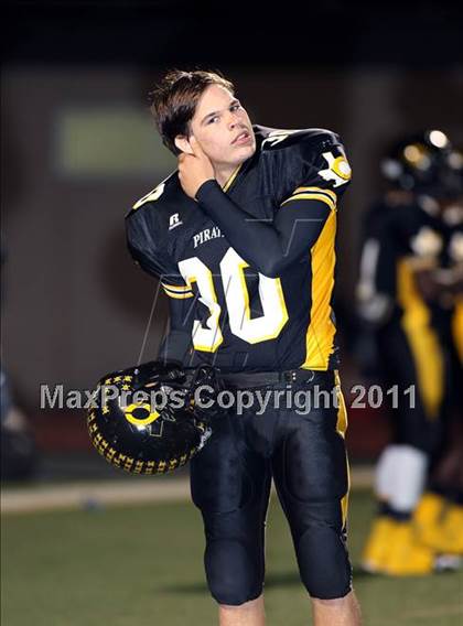Thumbnail 1 in Crandall vs. Van (3A Region 2 Bi-District Playoffs) photogallery.