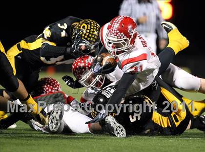 Thumbnail 1 in Crandall vs. Van (3A Region 2 Bi-District Playoffs) photogallery.