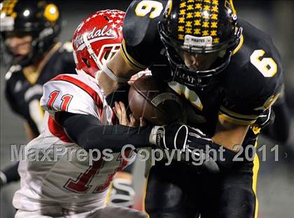 Thumbnail 1 in Crandall vs. Van (3A Region 2 Bi-District Playoffs) photogallery.
