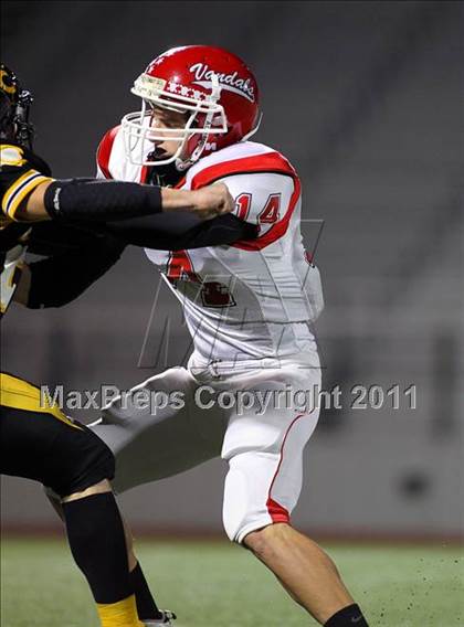 Thumbnail 2 in Crandall vs. Van (3A Region 2 Bi-District Playoffs) photogallery.