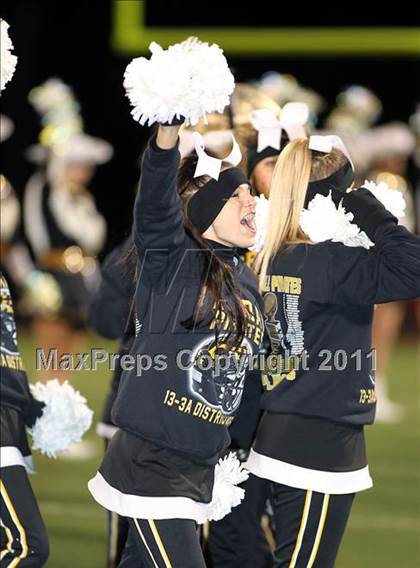 Thumbnail 2 in Crandall vs. Van (3A Region 2 Bi-District Playoffs) photogallery.