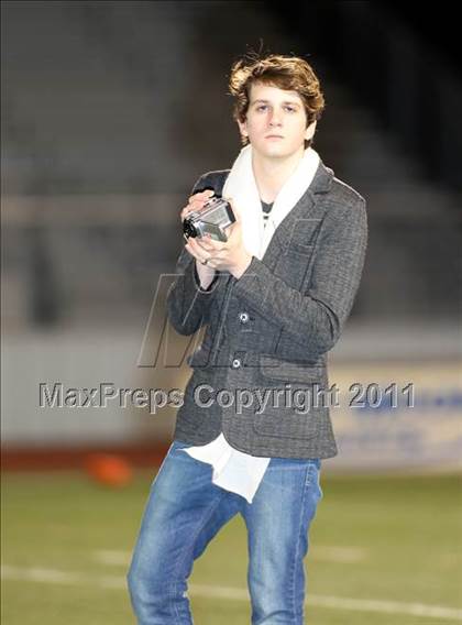 Thumbnail 1 in Crandall vs. Van (3A Region 2 Bi-District Playoffs) photogallery.