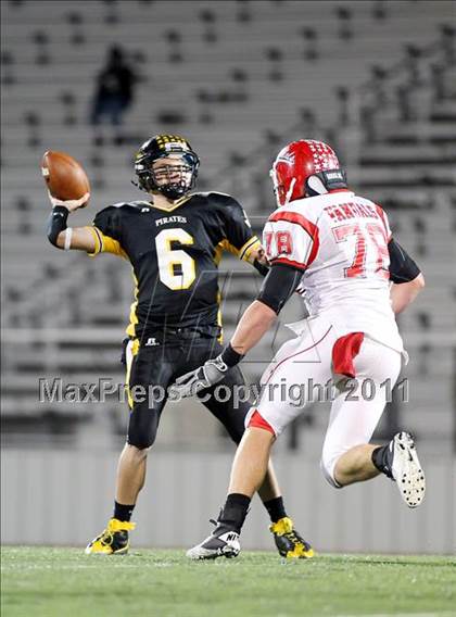 Thumbnail 3 in Crandall vs. Van (3A Region 2 Bi-District Playoffs) photogallery.