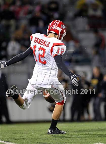 Thumbnail 2 in Crandall vs. Van (3A Region 2 Bi-District Playoffs) photogallery.