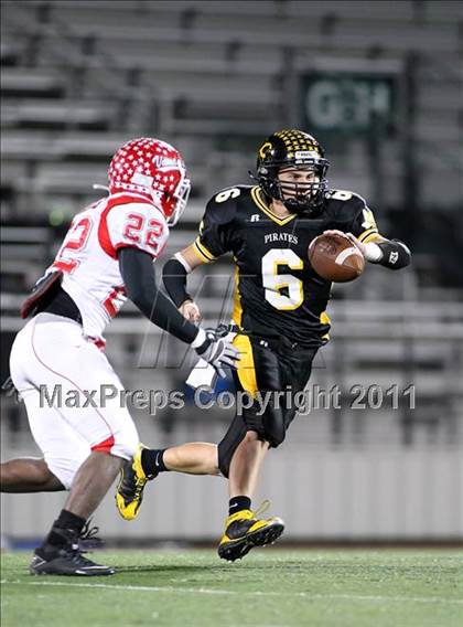 Thumbnail 2 in Crandall vs. Van (3A Region 2 Bi-District Playoffs) photogallery.
