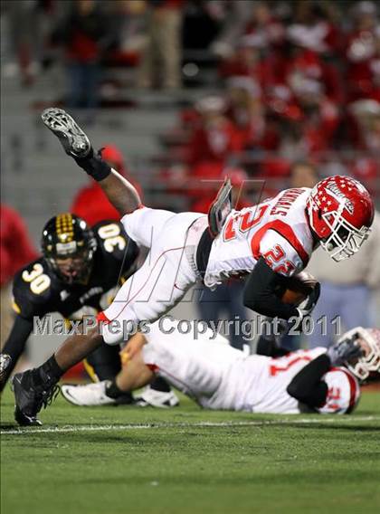 Thumbnail 1 in Crandall vs. Van (3A Region 2 Bi-District Playoffs) photogallery.