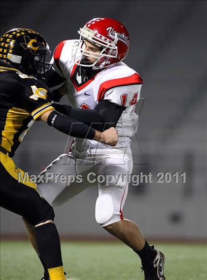 Thumbnail 1 in Crandall vs. Van (3A Region 2 Bi-District Playoffs) photogallery.