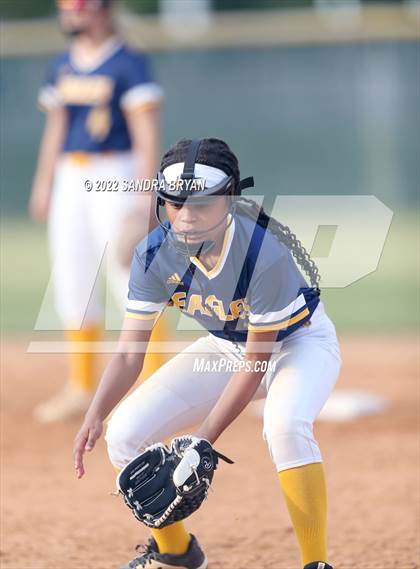 Thumbnail 1 in East Mecklenburg vs Charlotte Catholic (NCHSAA Round 1 Playoff) photogallery.