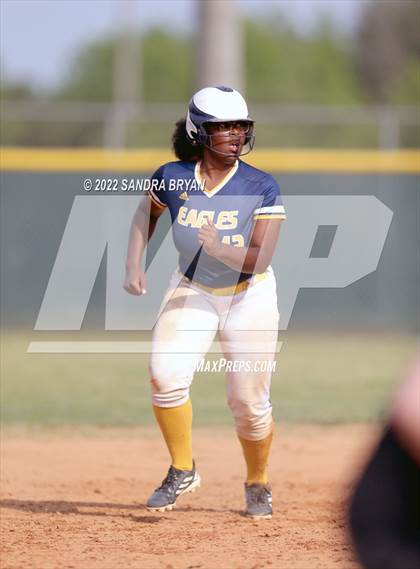 Thumbnail 1 in East Mecklenburg vs Charlotte Catholic (NCHSAA Round 1 Playoff) photogallery.