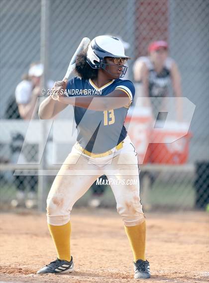 Thumbnail 3 in East Mecklenburg vs Charlotte Catholic (NCHSAA Round 1 Playoff) photogallery.