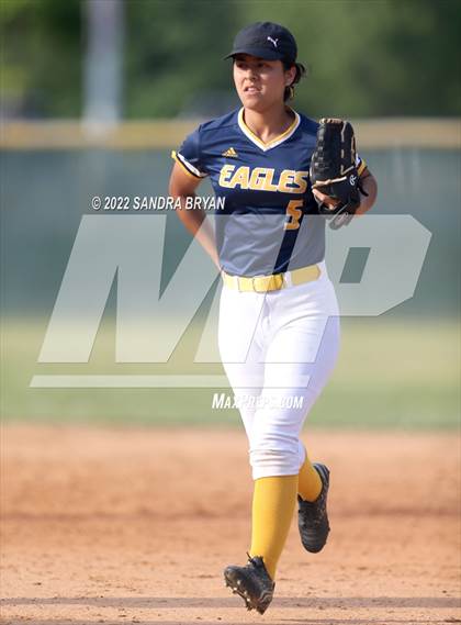Thumbnail 3 in East Mecklenburg vs Charlotte Catholic (NCHSAA Round 1 Playoff) photogallery.