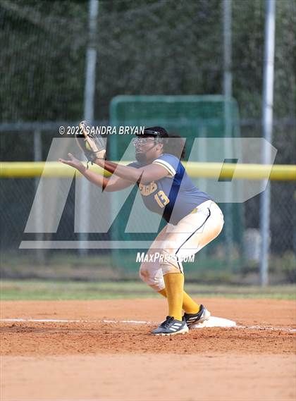 Thumbnail 1 in East Mecklenburg vs Charlotte Catholic (NCHSAA Round 1 Playoff) photogallery.
