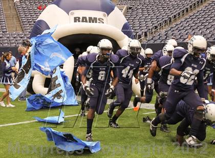 Thumbnail 2 in North Shore vs. Alief Elsik (UIL 5A Division 1 Regional Playoff) photogallery.