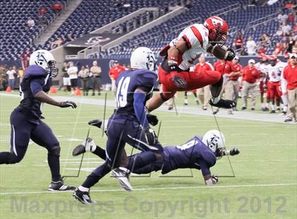 Thumbnail 1 in North Shore vs. Alief Elsik (UIL 5A Division 1 Regional Playoff) photogallery.