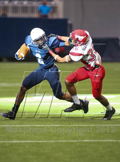 Thumbnail 2 in North Shore vs. Alief Elsik (UIL 5A Division 1 Regional Playoff) photogallery.