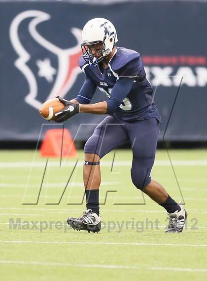 Thumbnail 1 in North Shore vs. Alief Elsik (UIL 5A Division 1 Regional Playoff) photogallery.