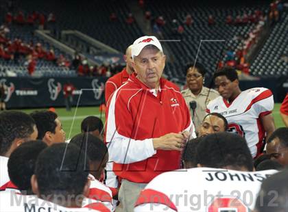 Thumbnail 3 in North Shore vs. Alief Elsik (UIL 5A Division 1 Regional Playoff) photogallery.