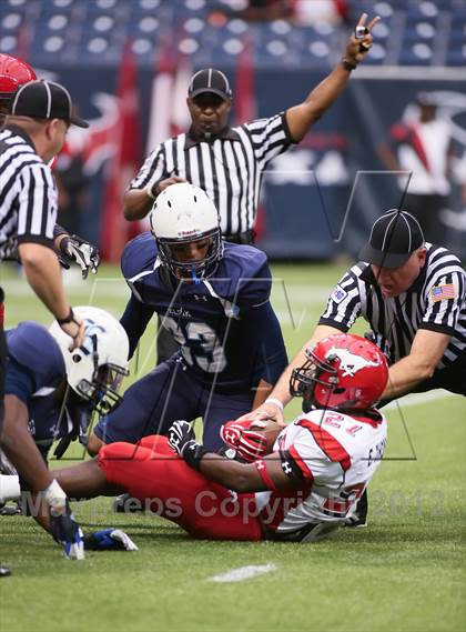 Thumbnail 2 in North Shore vs. Alief Elsik (UIL 5A Division 1 Regional Playoff) photogallery.