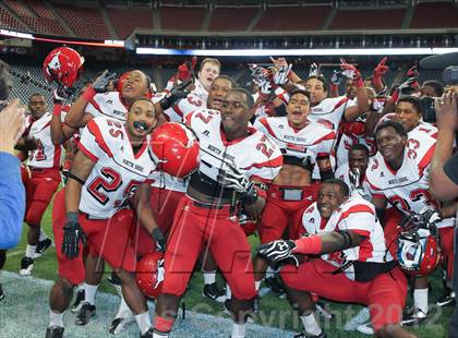 Thumbnail 2 in North Shore vs. Alief Elsik (UIL 5A Division 1 Regional Playoff) photogallery.