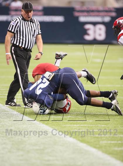 Thumbnail 3 in North Shore vs. Alief Elsik (UIL 5A Division 1 Regional Playoff) photogallery.