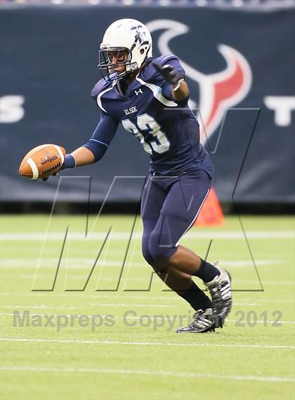 Thumbnail 3 in North Shore vs. Alief Elsik (UIL 5A Division 1 Regional Playoff) photogallery.
