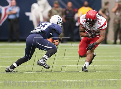 Thumbnail 1 in North Shore vs. Alief Elsik (UIL 5A Division 1 Regional Playoff) photogallery.