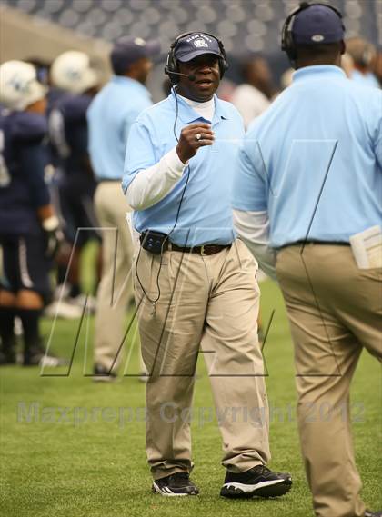 Thumbnail 1 in North Shore vs. Alief Elsik (UIL 5A Division 1 Regional Playoff) photogallery.