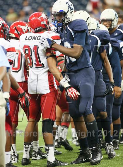 Thumbnail 1 in North Shore vs. Alief Elsik (UIL 5A Division 1 Regional Playoff) photogallery.