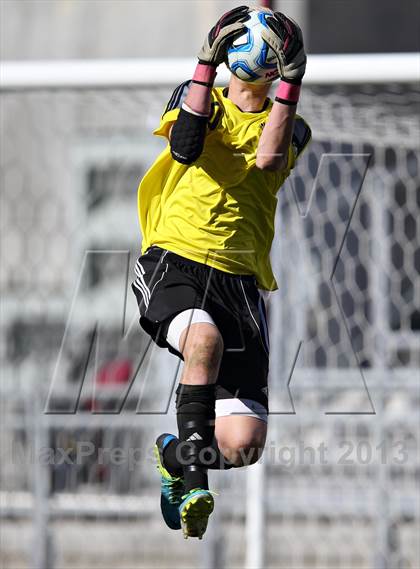 Thumbnail 3 in Air Academy vs. Cheyenne Mountain (CHSAA 4A Final) photogallery.