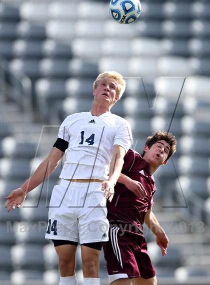 Thumbnail 3 in Air Academy vs. Cheyenne Mountain (CHSAA 4A Final) photogallery.