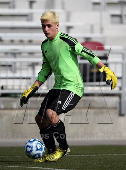 Thumbnail 2 in Air Academy vs. Cheyenne Mountain (CHSAA 4A Final) photogallery.