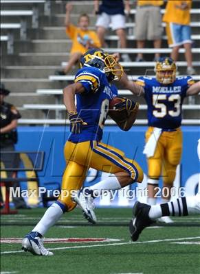 Thumbnail 2 in Byrnes (SC) vs. Archbishop Moeller (Ohio vs USA Challenge) photogallery.