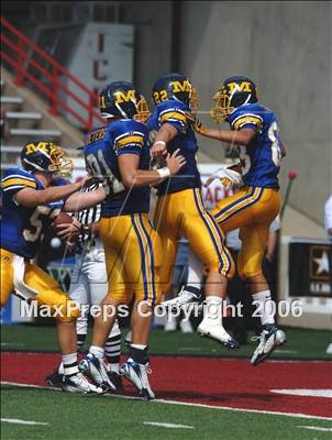 Thumbnail 3 in Byrnes (SC) vs. Archbishop Moeller (Ohio vs USA Challenge) photogallery.