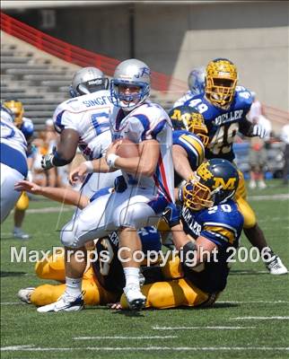 Thumbnail 3 in Byrnes (SC) vs. Archbishop Moeller (Ohio vs USA Challenge) photogallery.