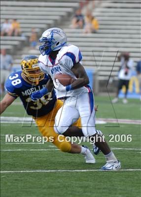 Thumbnail 1 in Byrnes (SC) vs. Archbishop Moeller (Ohio vs USA Challenge) photogallery.