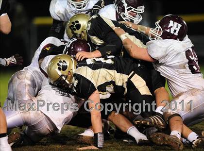 Thumbnail 3 in North Haven @ Hand (CIAC Class L Quarterfinal) photogallery.