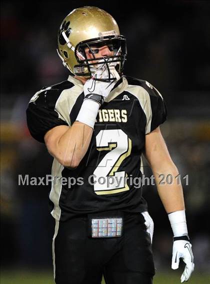 Thumbnail 2 in North Haven @ Hand (CIAC Class L Quarterfinal) photogallery.
