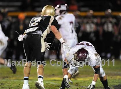 Thumbnail 3 in North Haven @ Hand (CIAC Class L Quarterfinal) photogallery.
